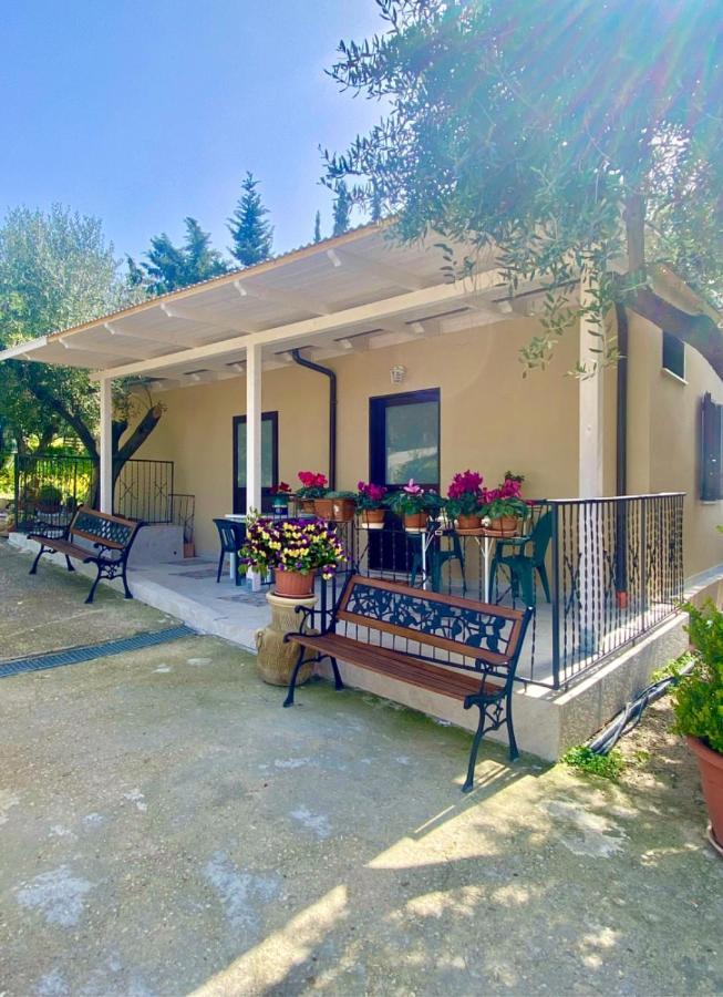 Chalet Del Girasole Castellabate Exterior photo